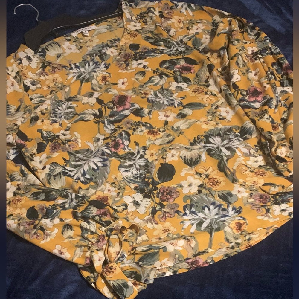 🌸🌼Floral Blouse🌼🌸